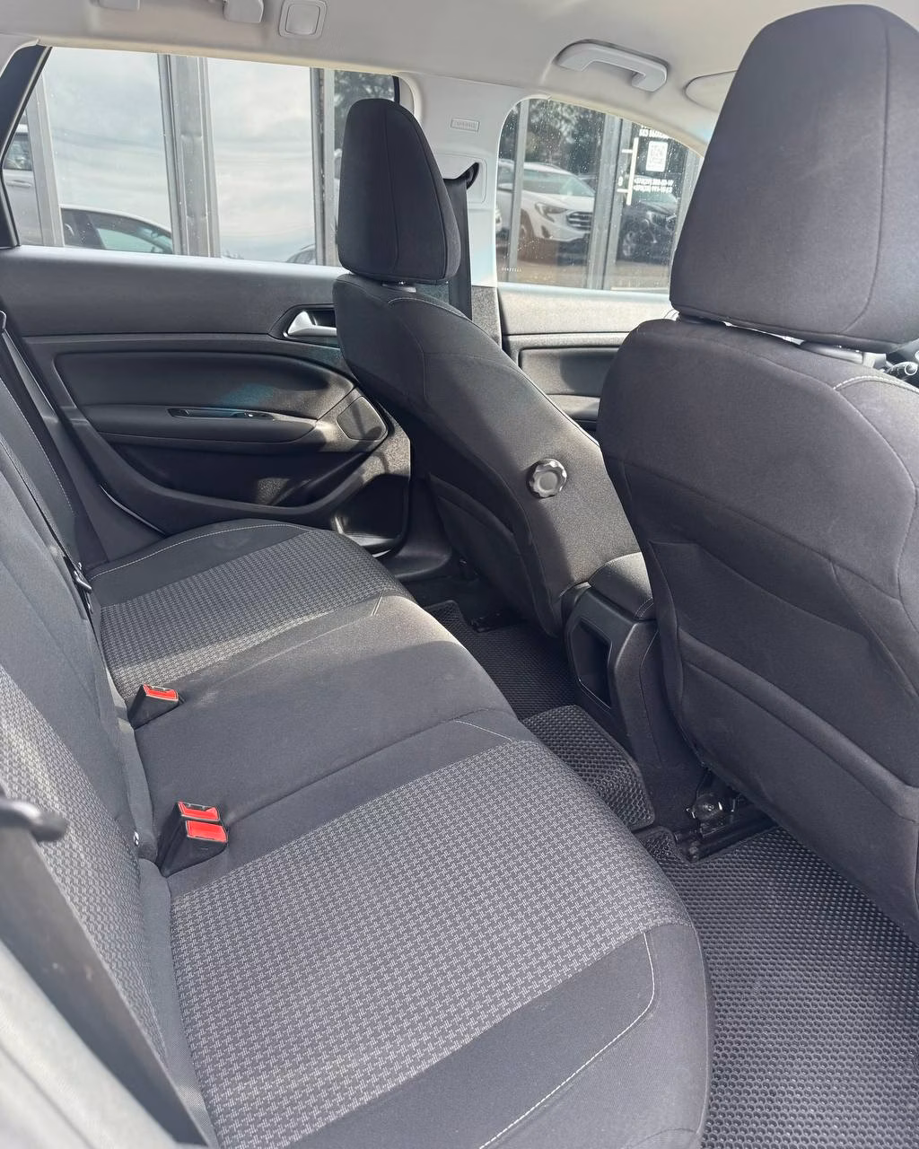 Peugeot 308 фото 13