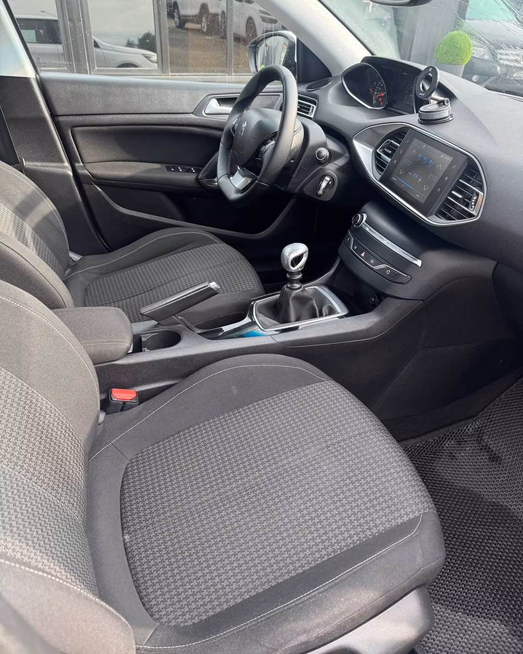 Peugeot 308 фото 14