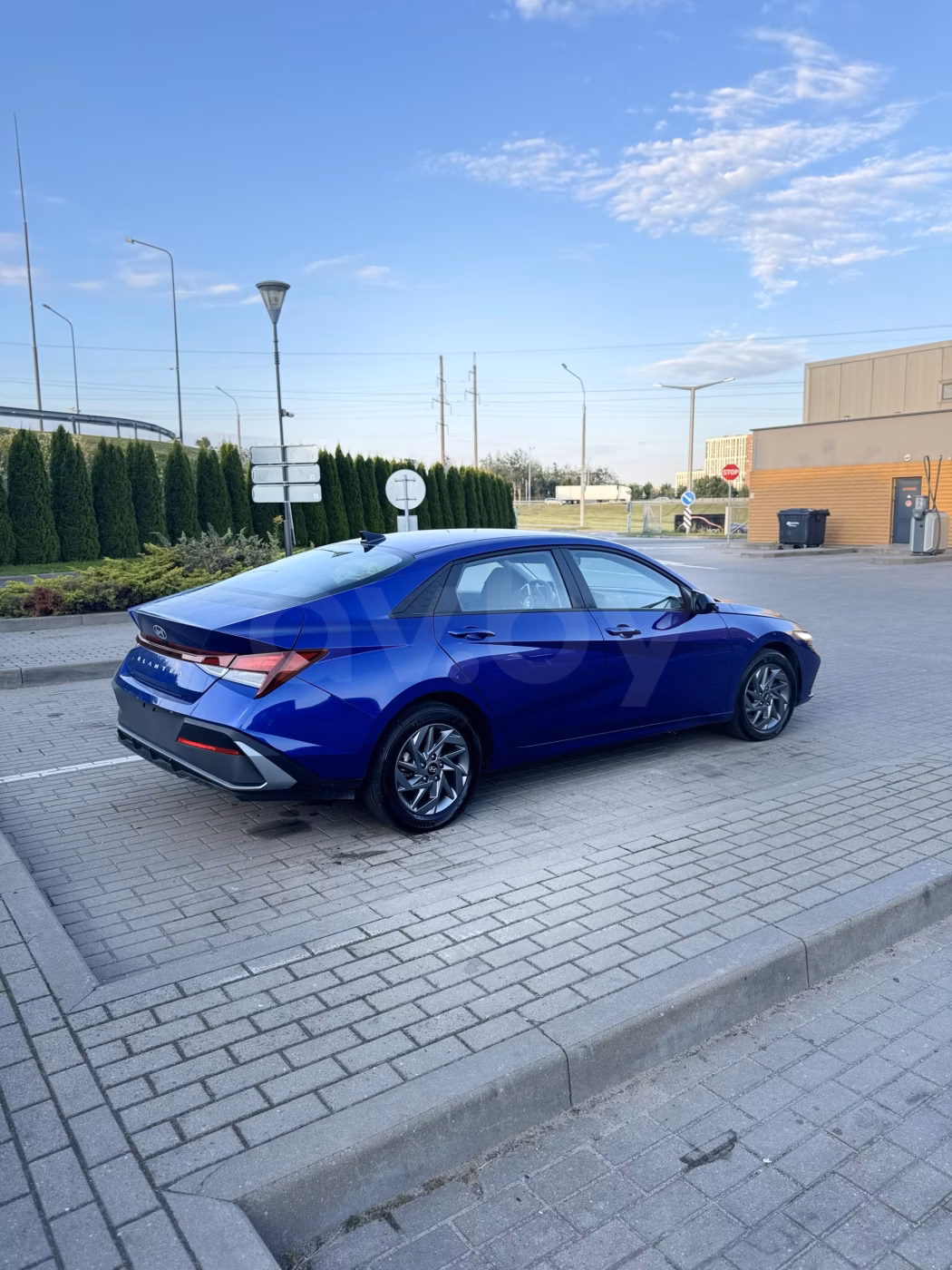 Hyundai Elantra фото 8
