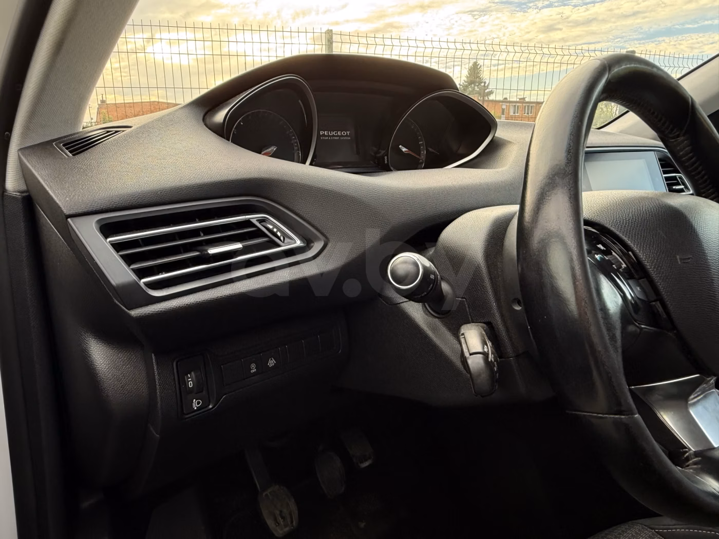 Peugeot 308 фото 10