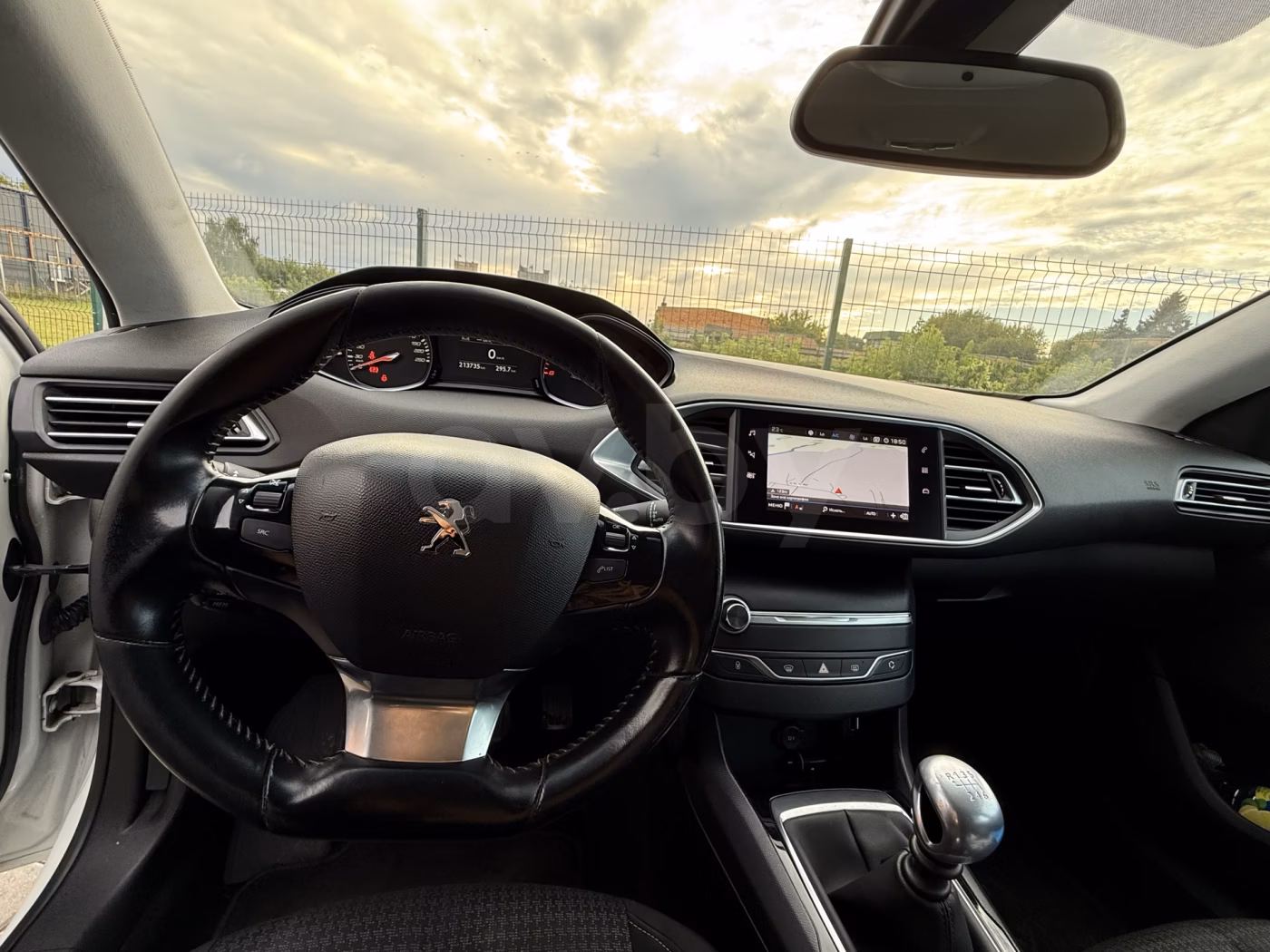 Peugeot 308 фото 11