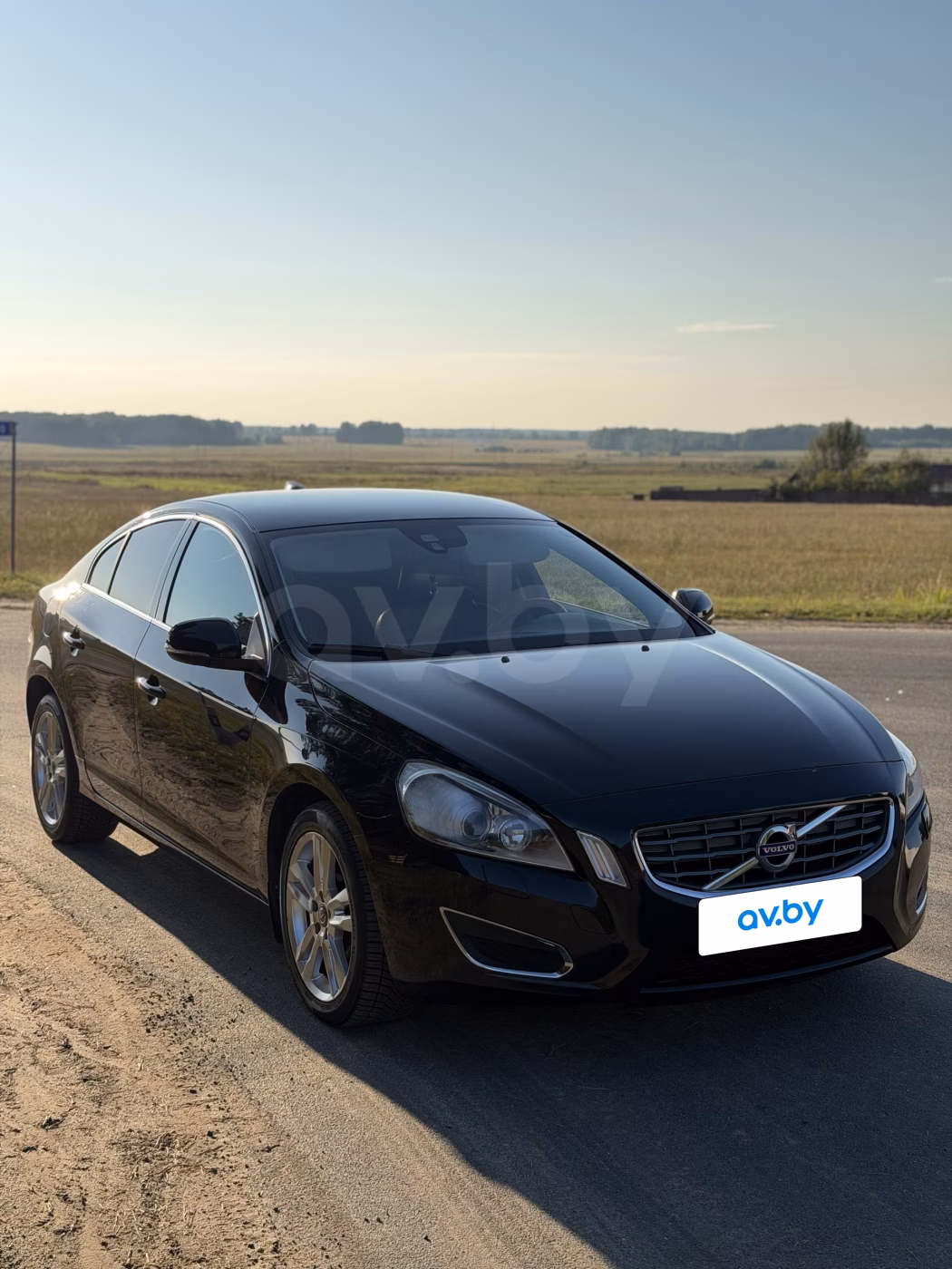 Volvo S60 фото 3
