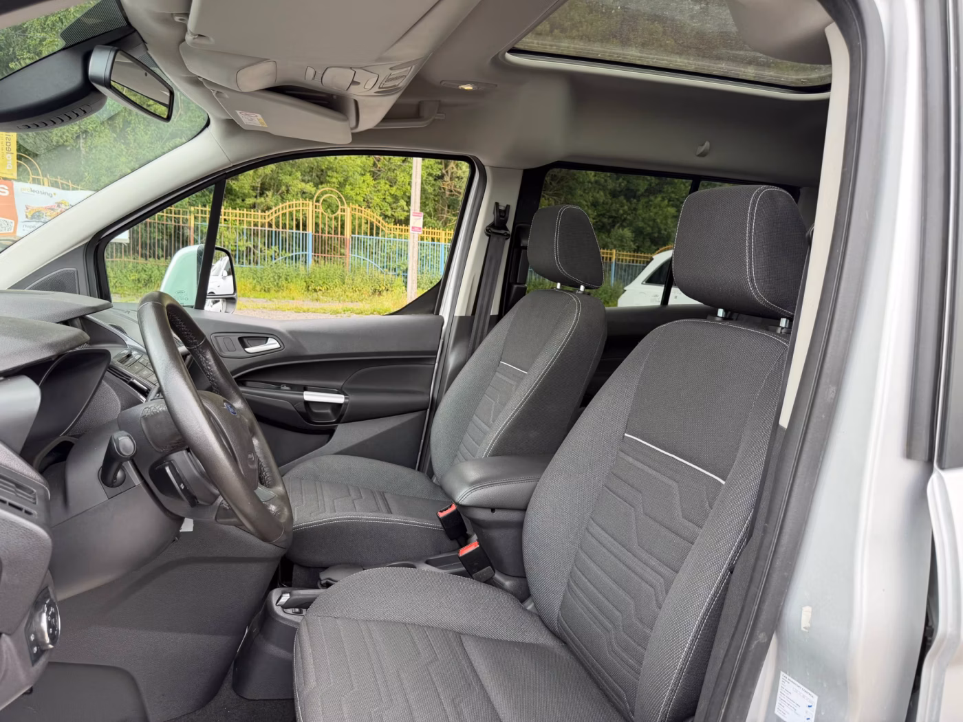 Ford Tourneo Connect фото 14