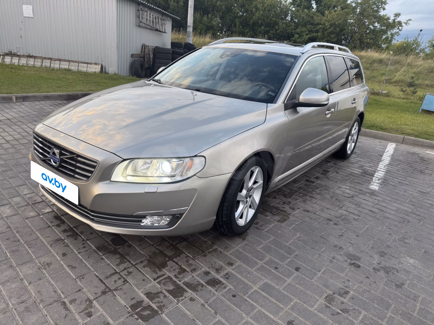 Volvo V70 фото 8