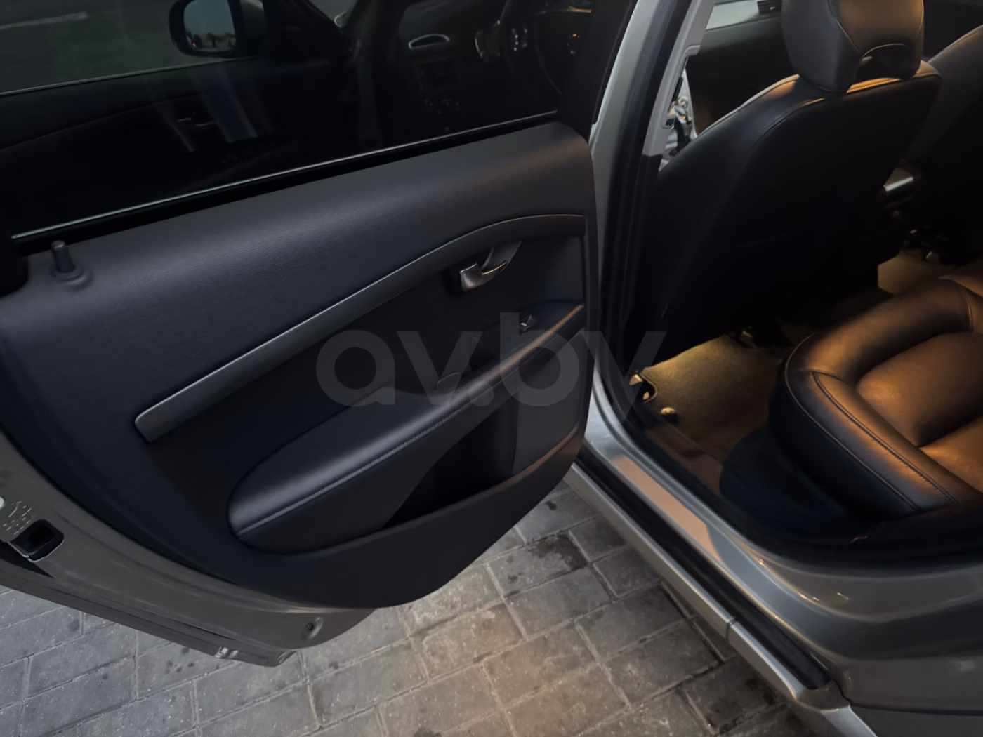 Volvo V70 фото 30