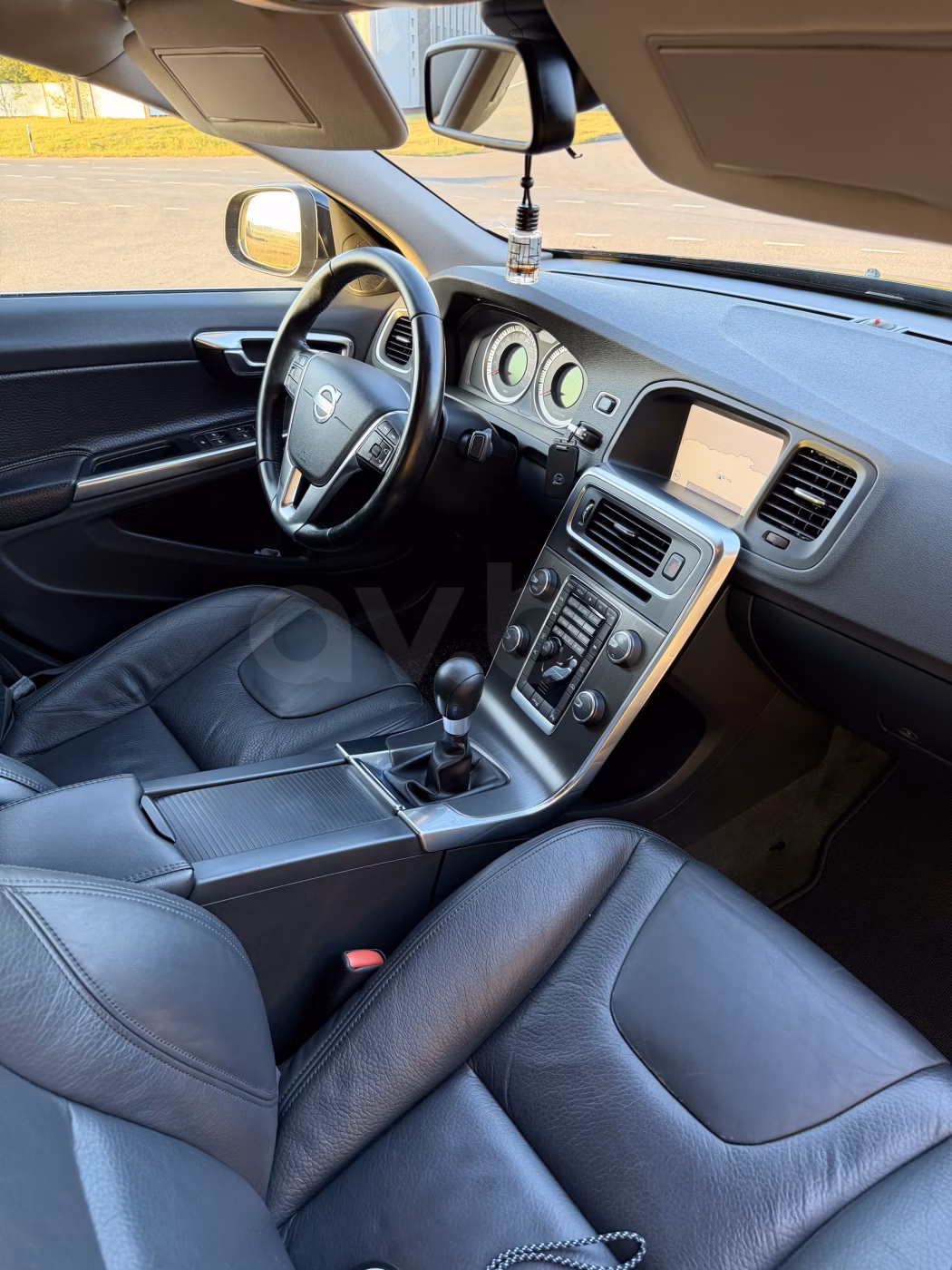 Volvo S60 фото 21