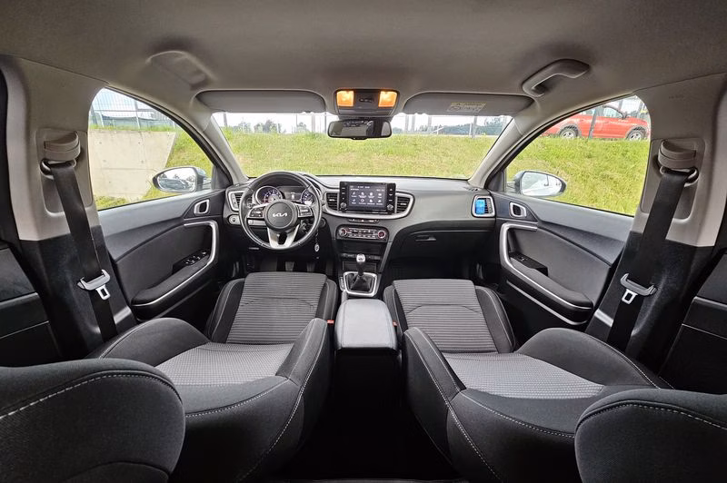 Kia Cee'd фото 9