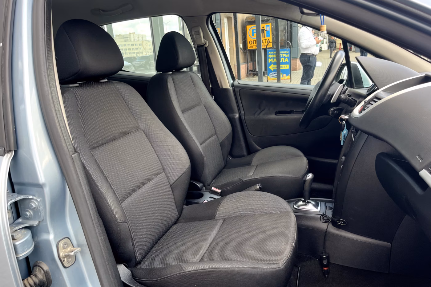 Peugeot 207 фото 12