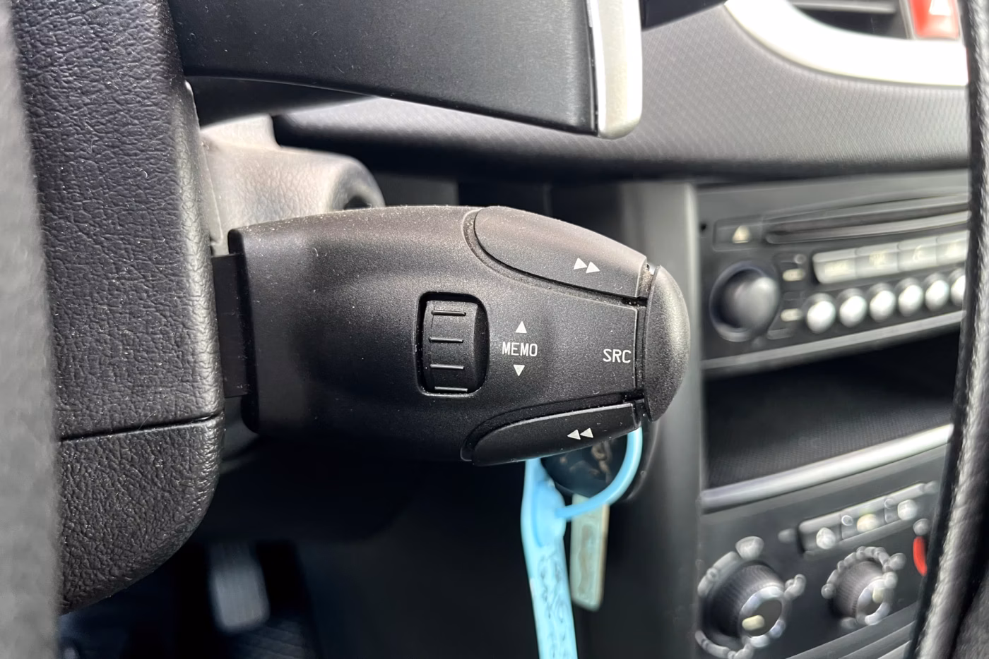 Peugeot 207 фото 17