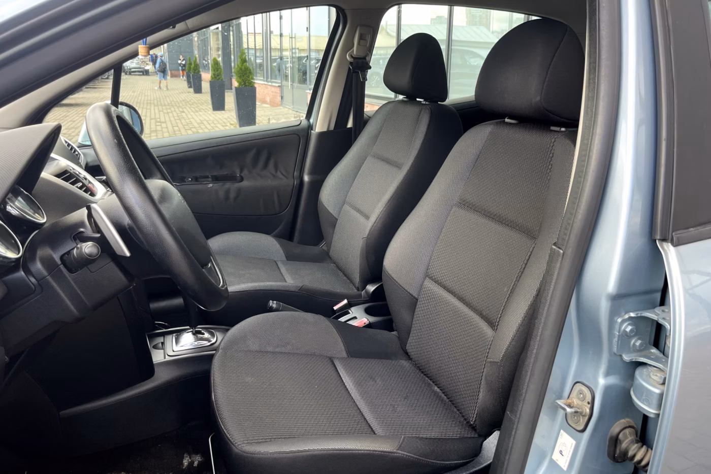 Peugeot 207 фото 11