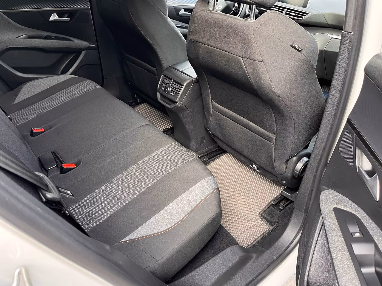 Peugeot 3008 фото 13