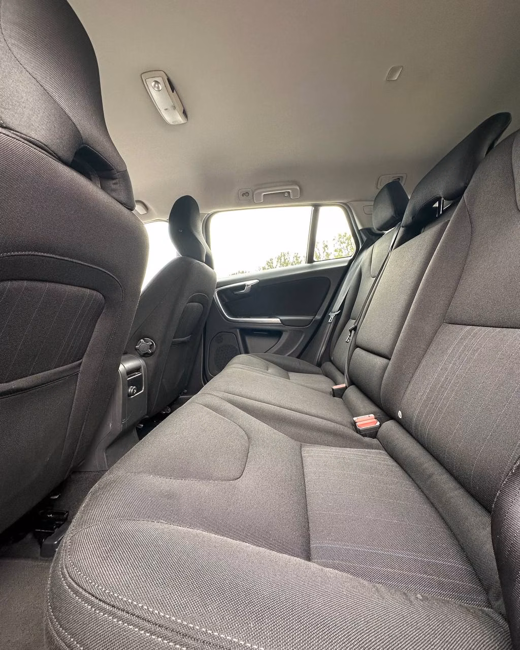 Volvo V60 фото 10