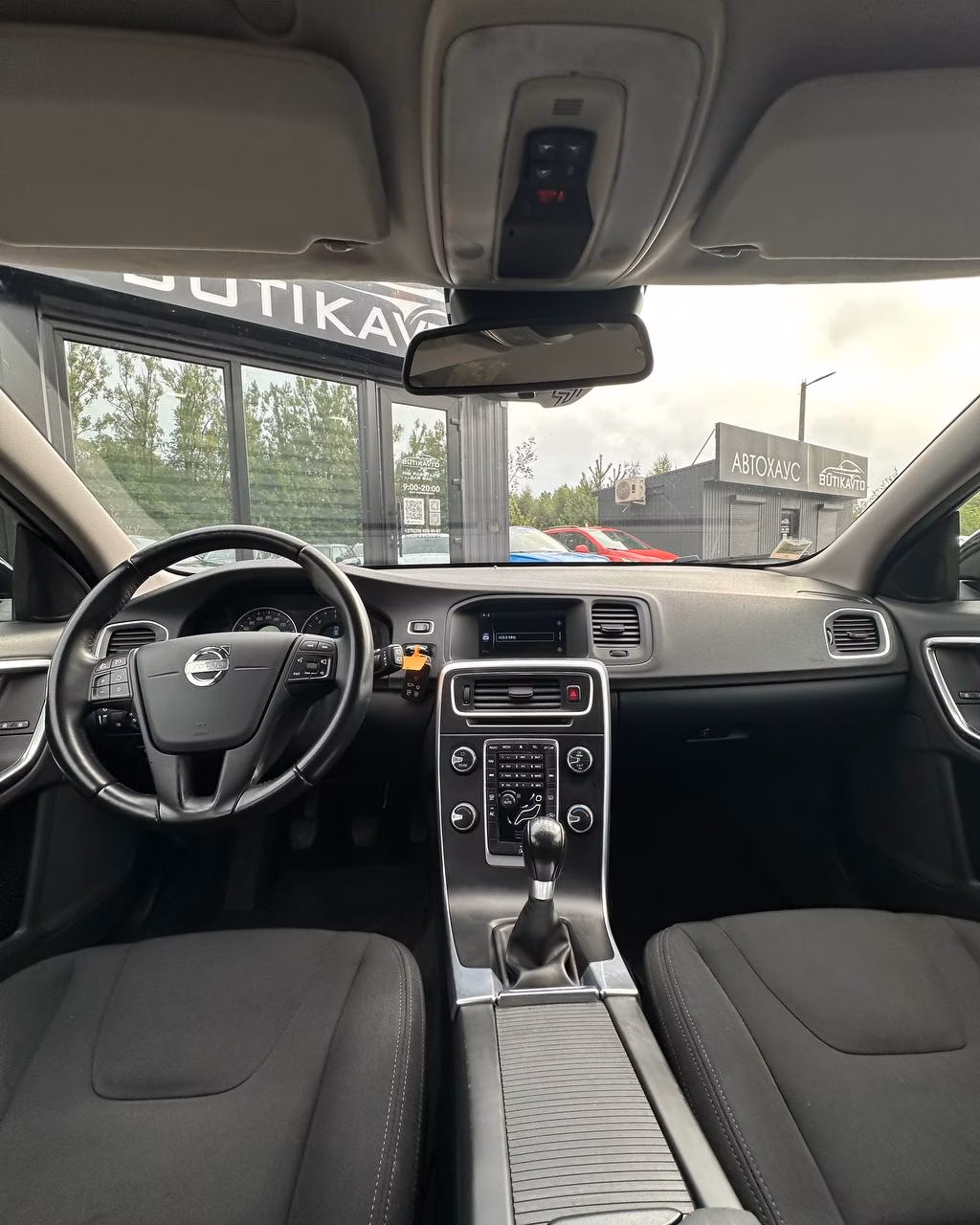 Volvo V60 фото 11