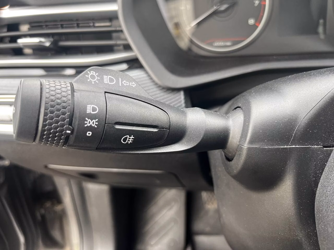 Geely Emgrand фото 12