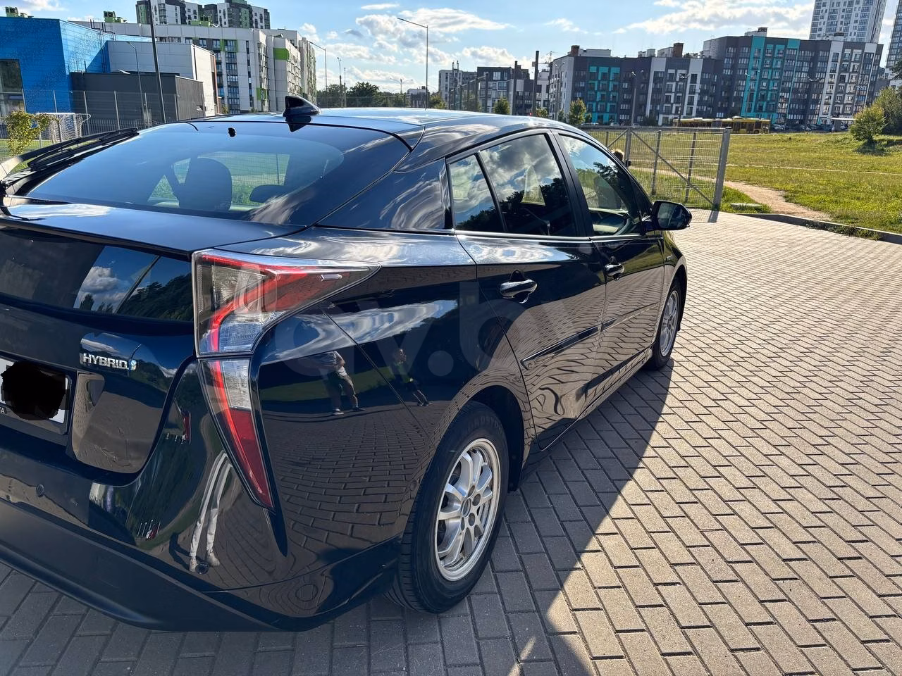Toyota Prius фото 2
