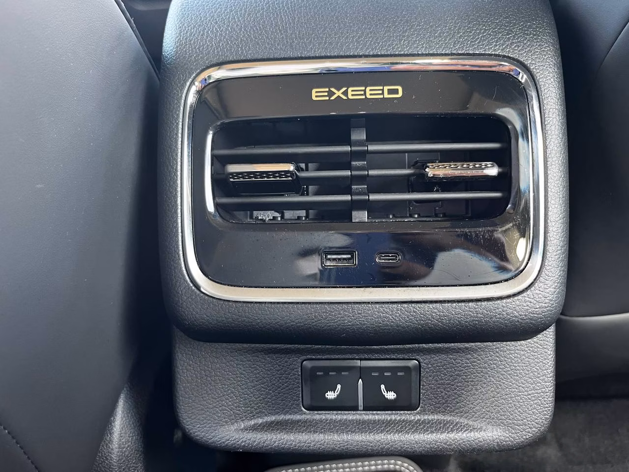EXEED LX фото 25