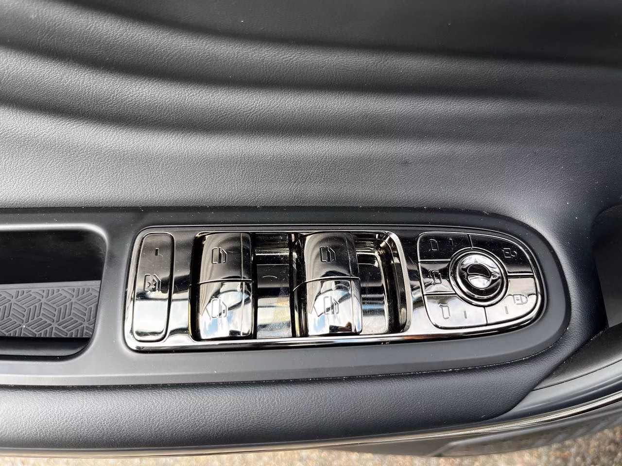 EXEED LX фото 10