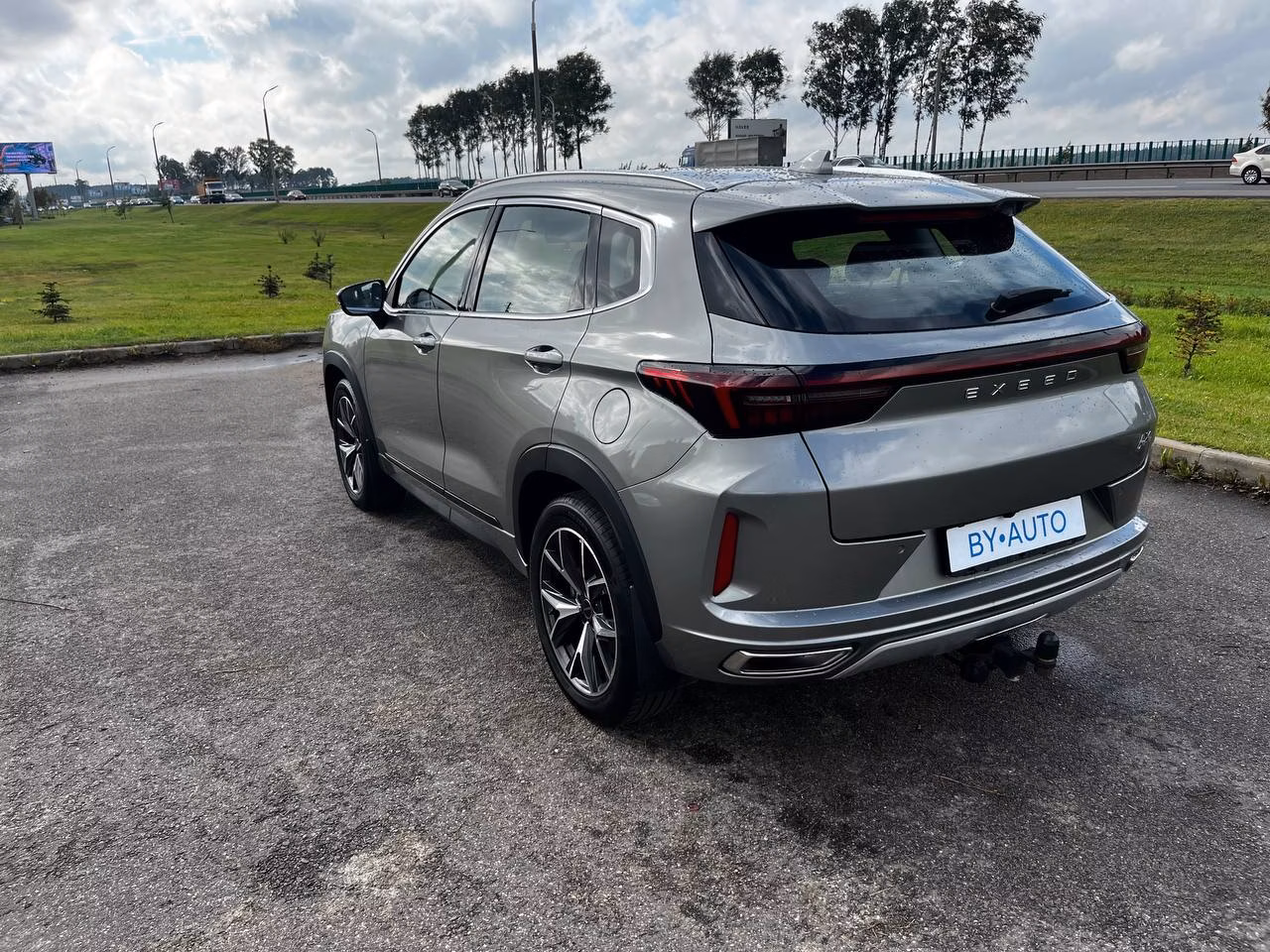 EXEED LX фото 3