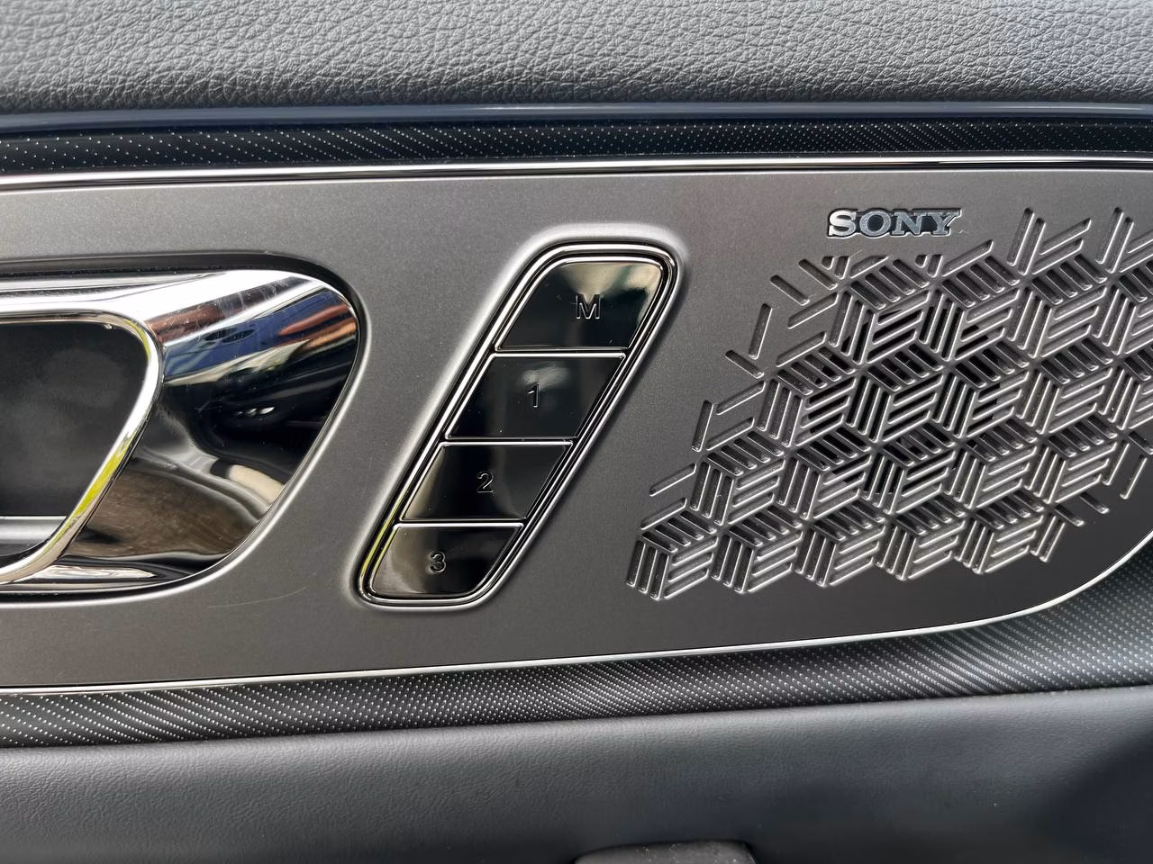 EXEED LX фото 11