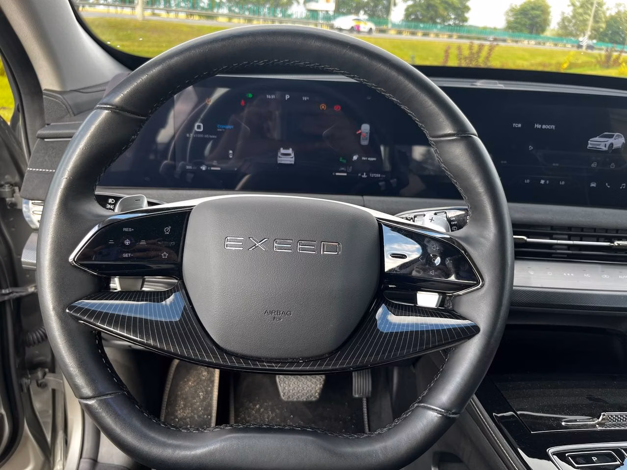 EXEED LX фото 16