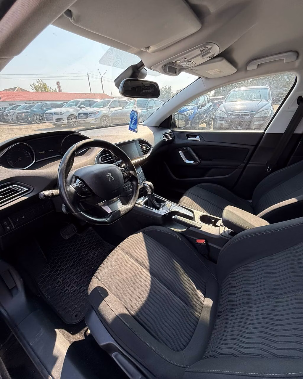 Peugeot 308 фото 10
