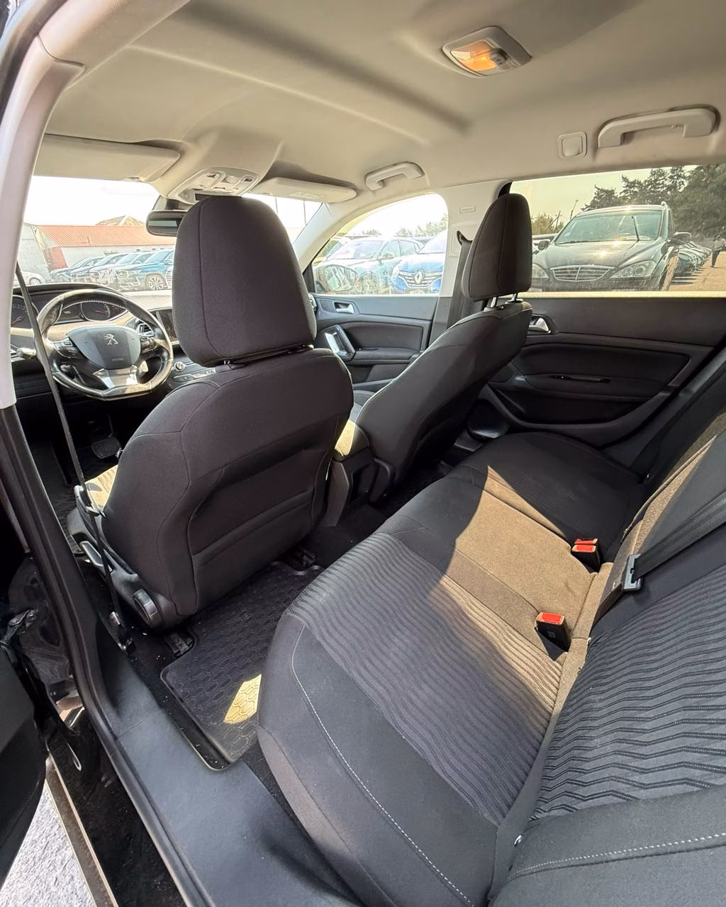 Peugeot 308 фото 12