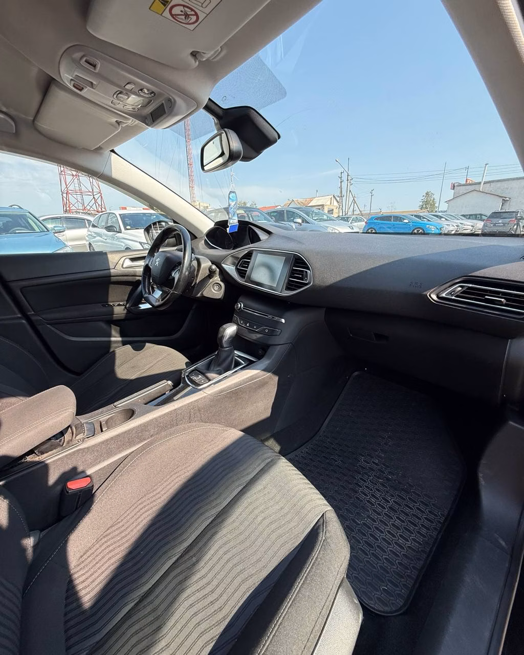 Peugeot 308 фото 14