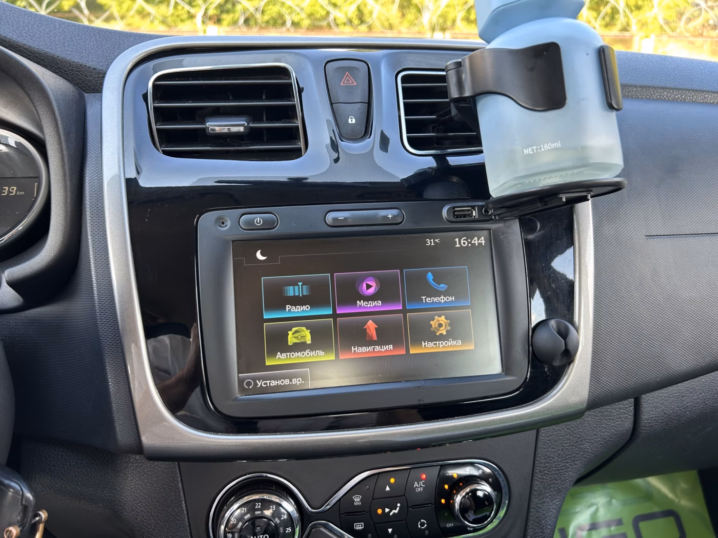 Renault Logan Stepway фото 16