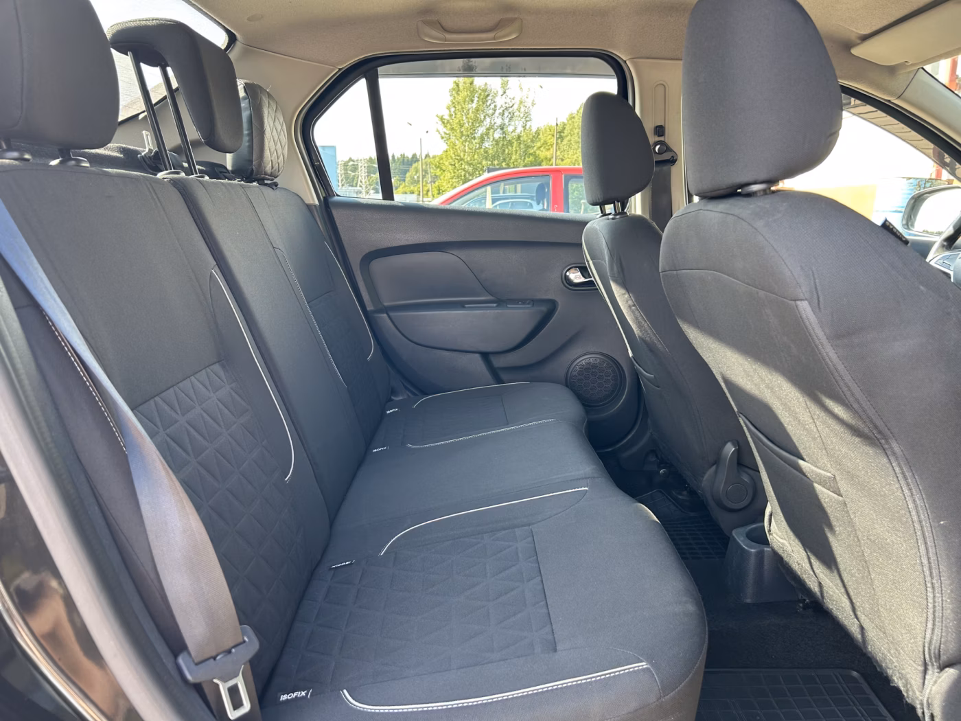 Renault Logan Stepway фото 12