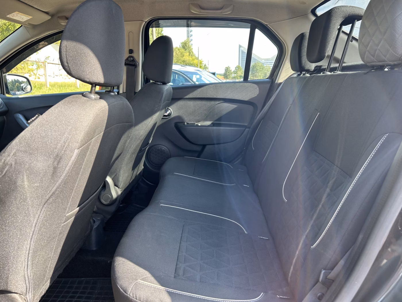 Renault Logan Stepway фото 11