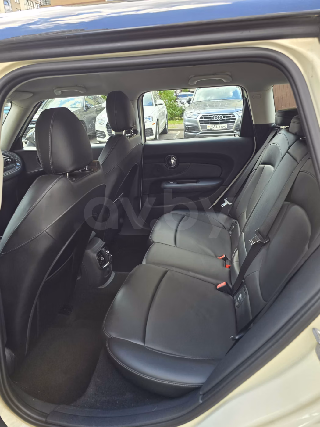 MINI Clubman фото 9