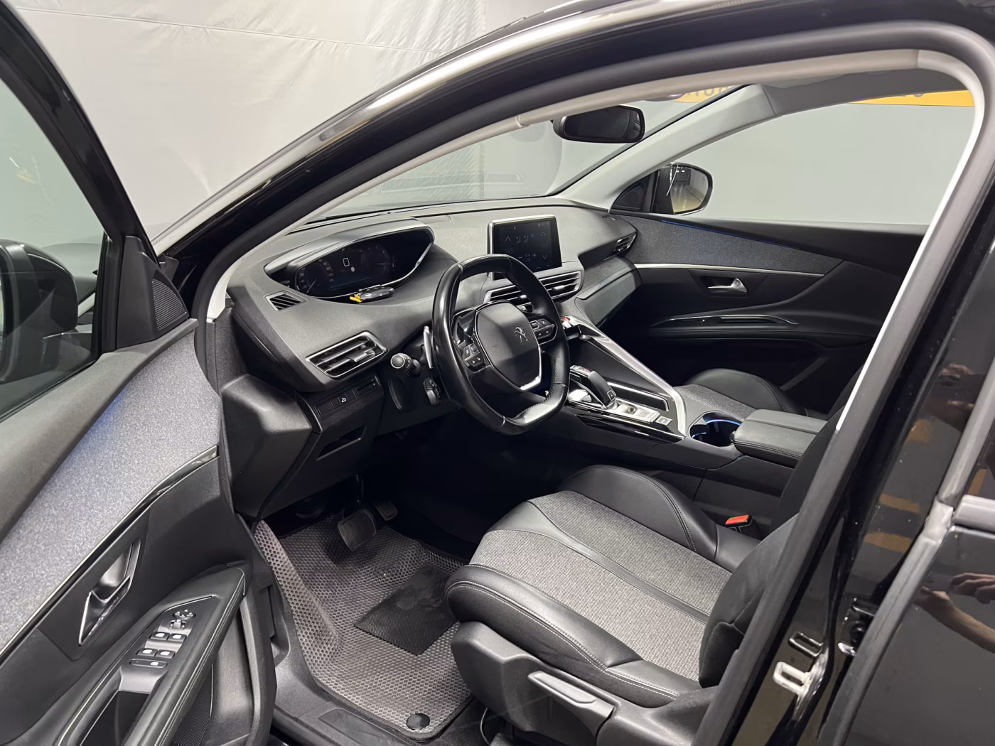 Peugeot 5008 фото 8