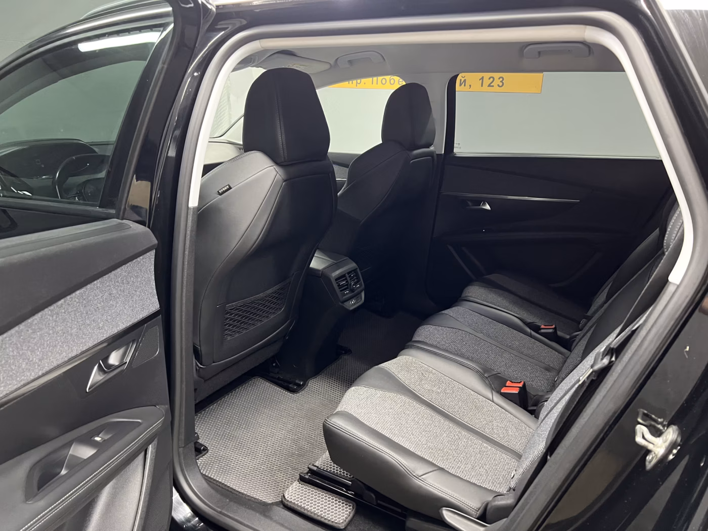 Peugeot 5008 фото 10
