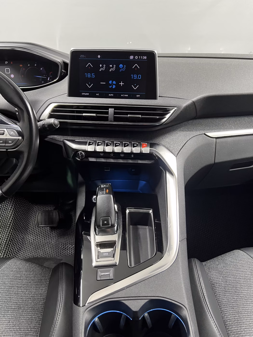 Peugeot 5008 фото 17