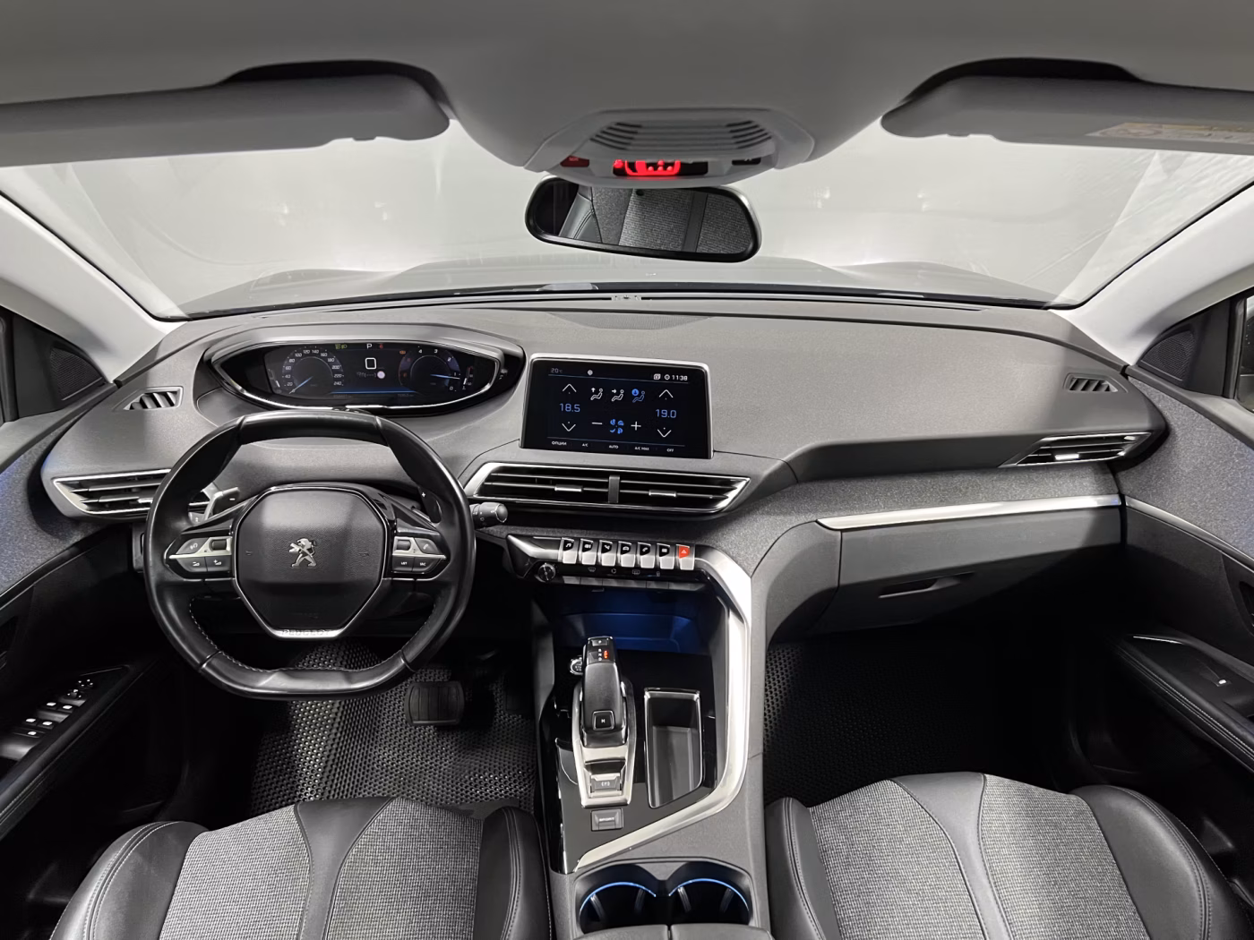 Peugeot 5008 фото 16