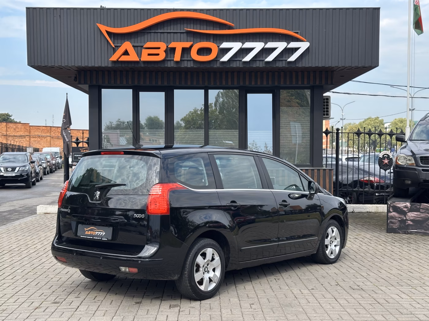 Peugeot 5008 фото 2