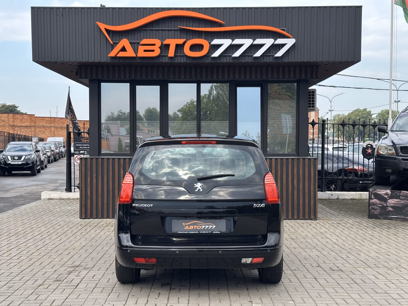Peugeot 5008 фото 3