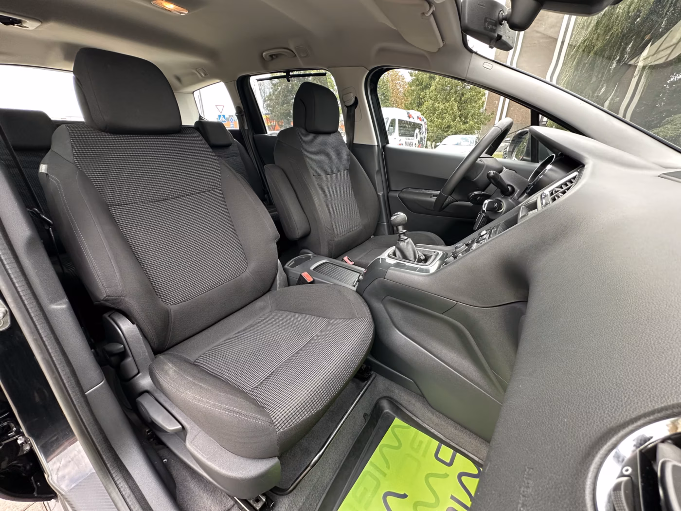 Peugeot 5008 фото 13
