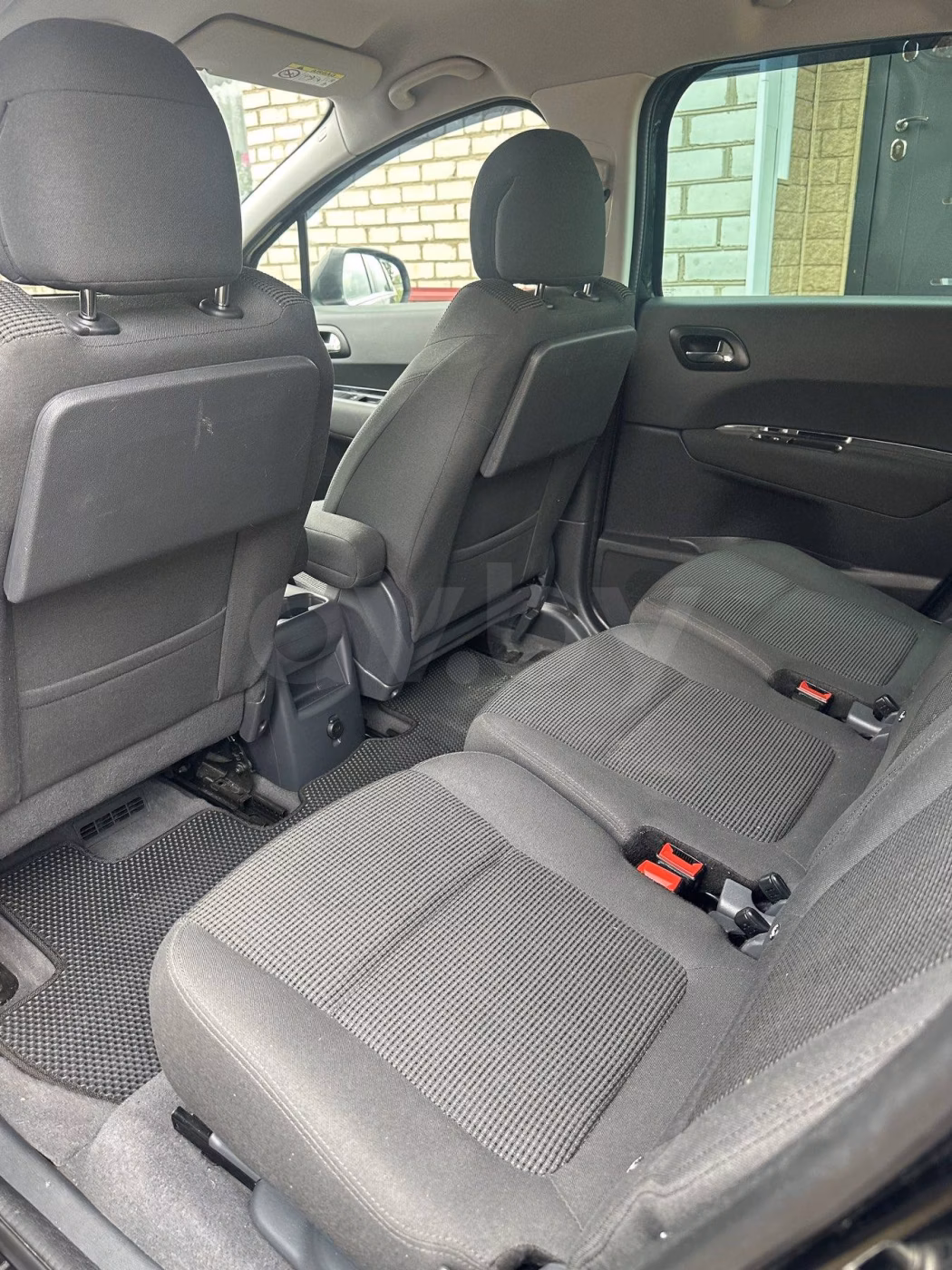 Peugeot 5008 фото 10