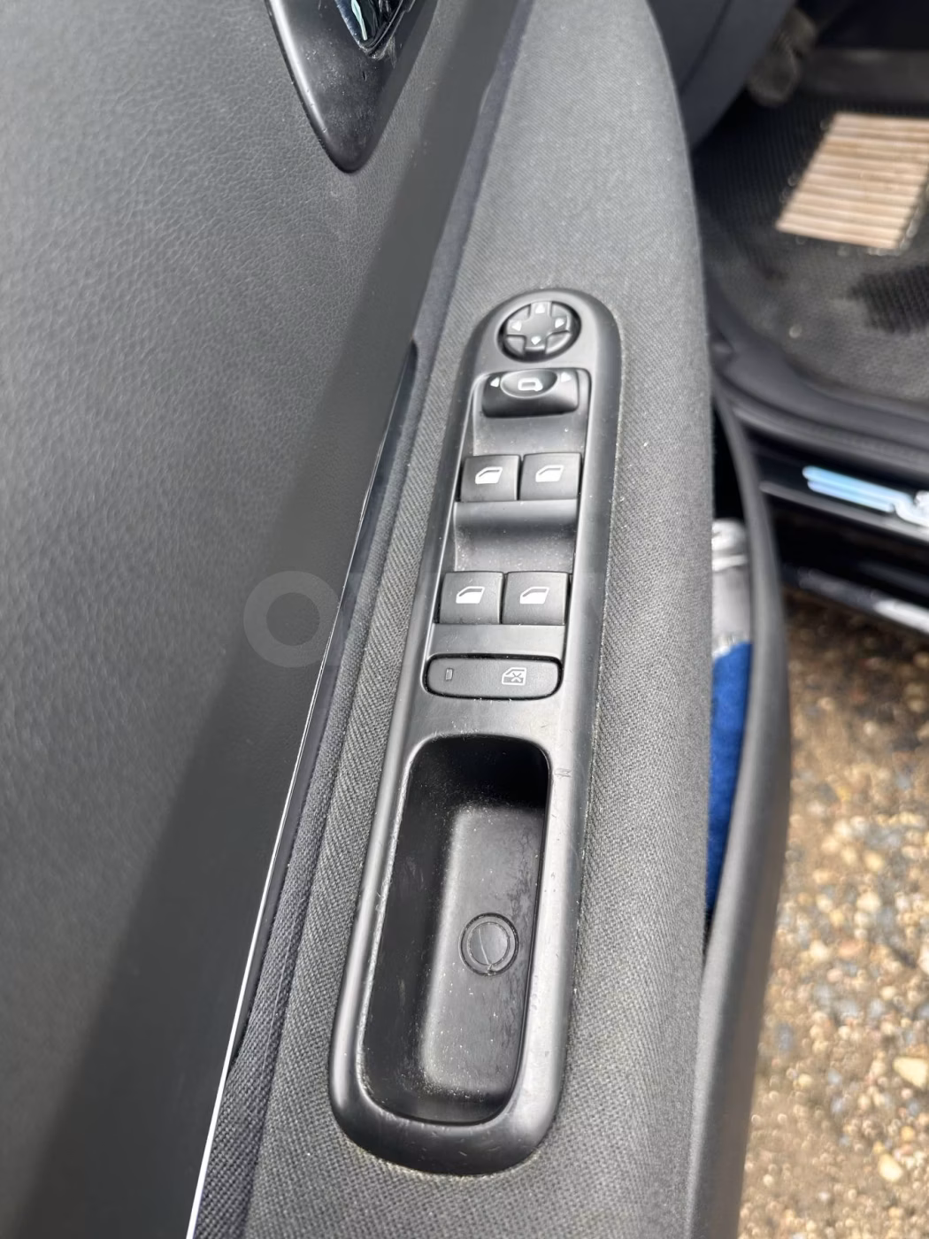 Peugeot 5008 фото 12