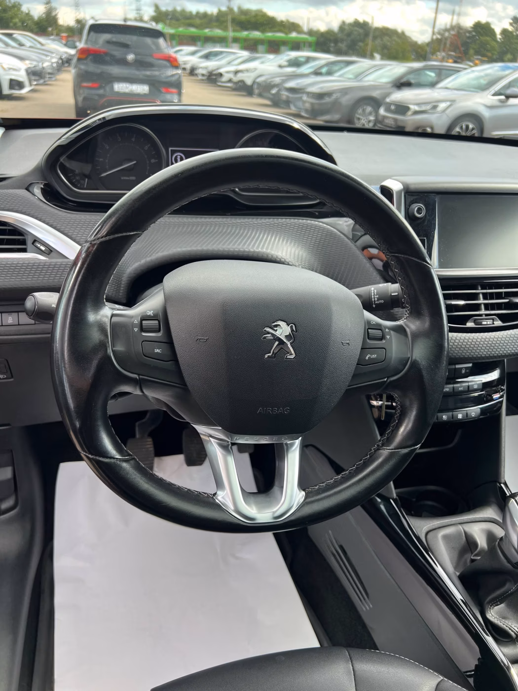 Peugeot 2008 фото 13