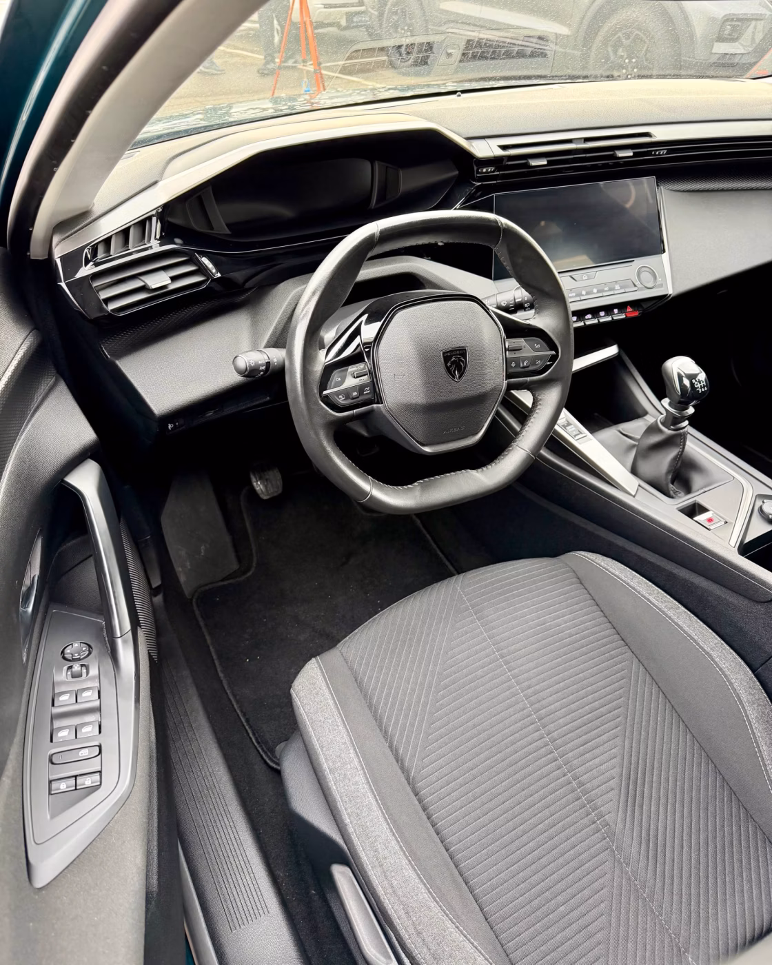 Peugeot 308 фото 9