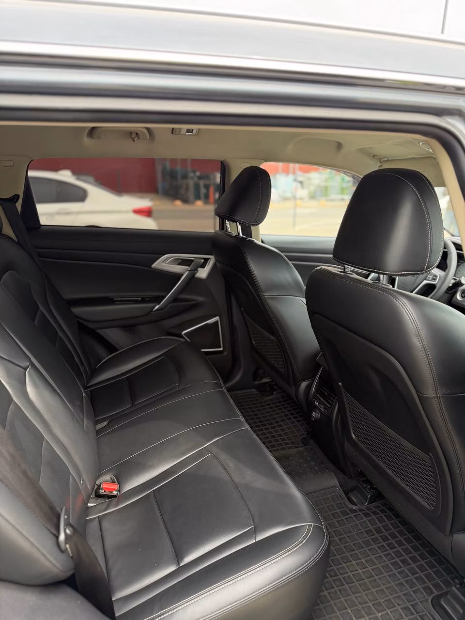 Geely Atlas фото 10
