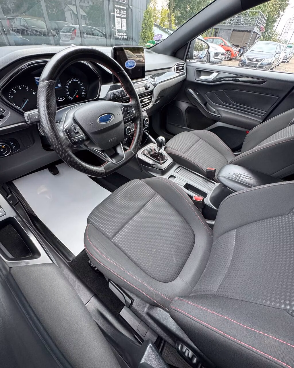 Ford Focus фото 10