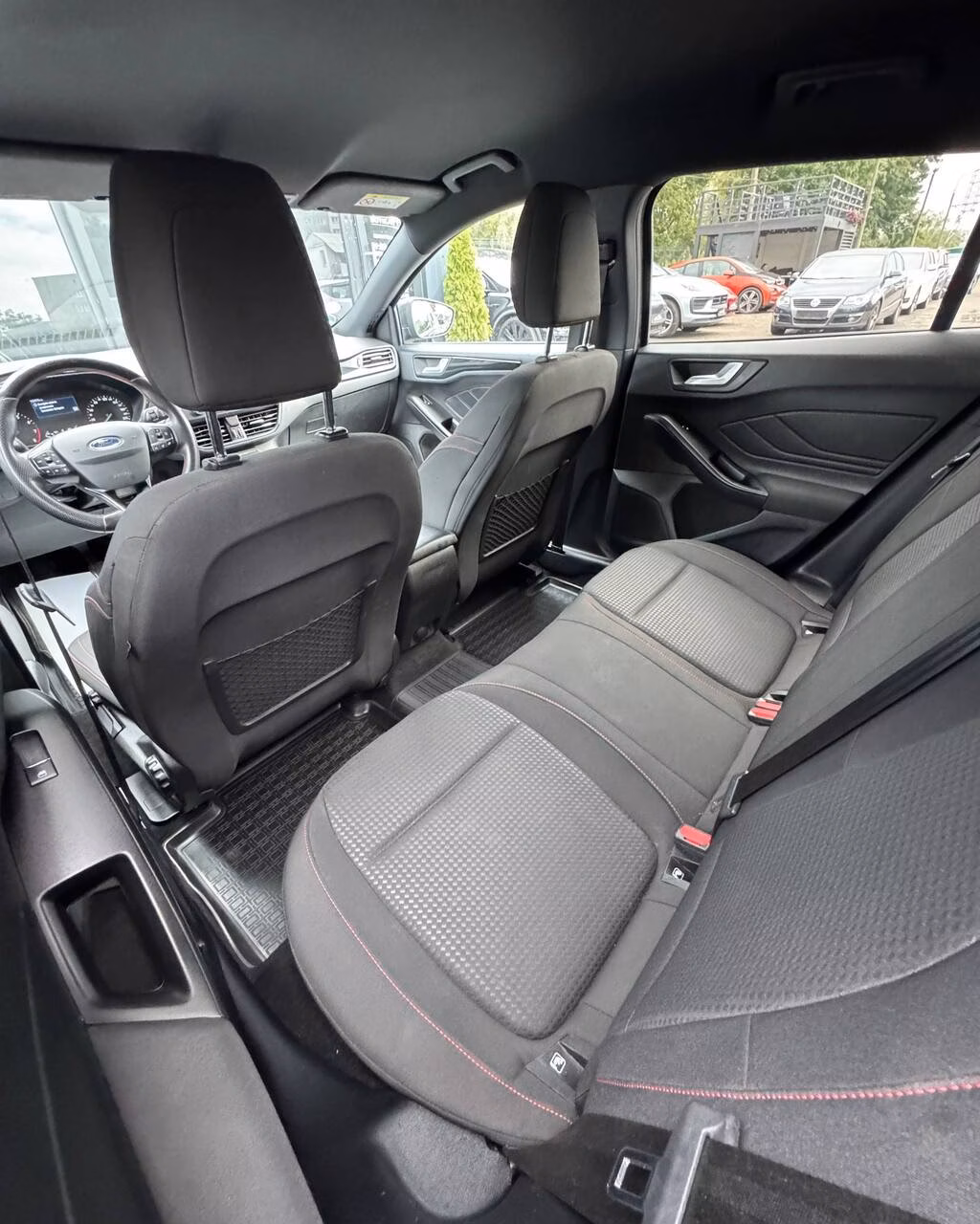 Ford Focus фото 11