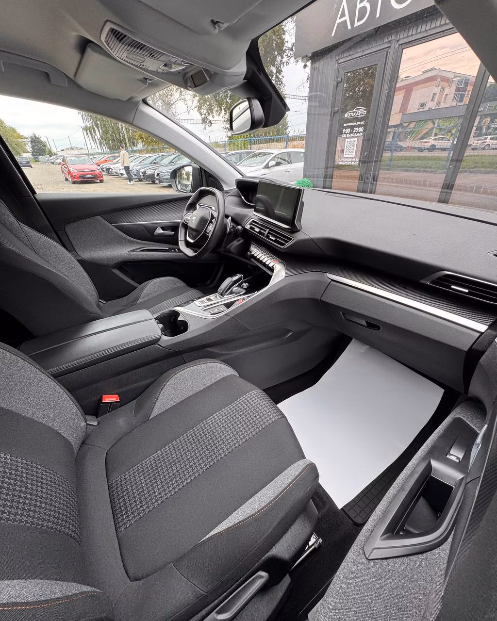 Peugeot 5008 фото 10