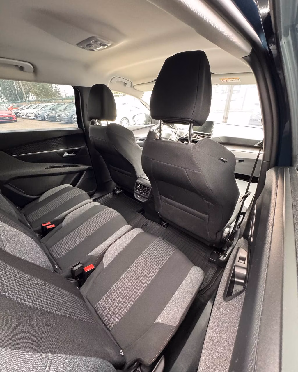 Peugeot 5008 фото 12