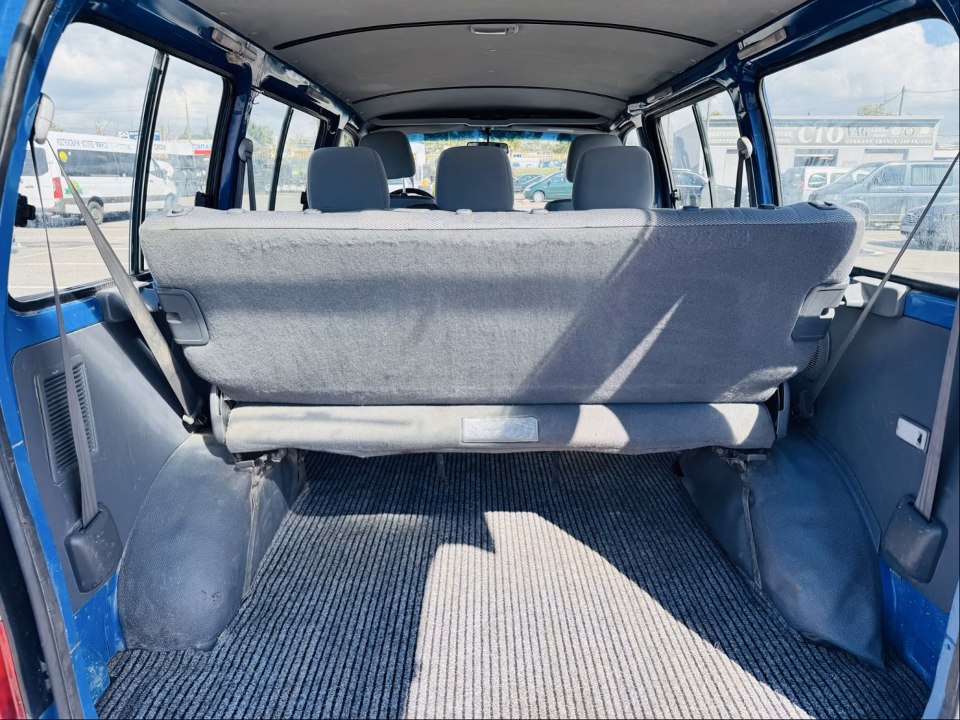 Toyota Hiace фото 6