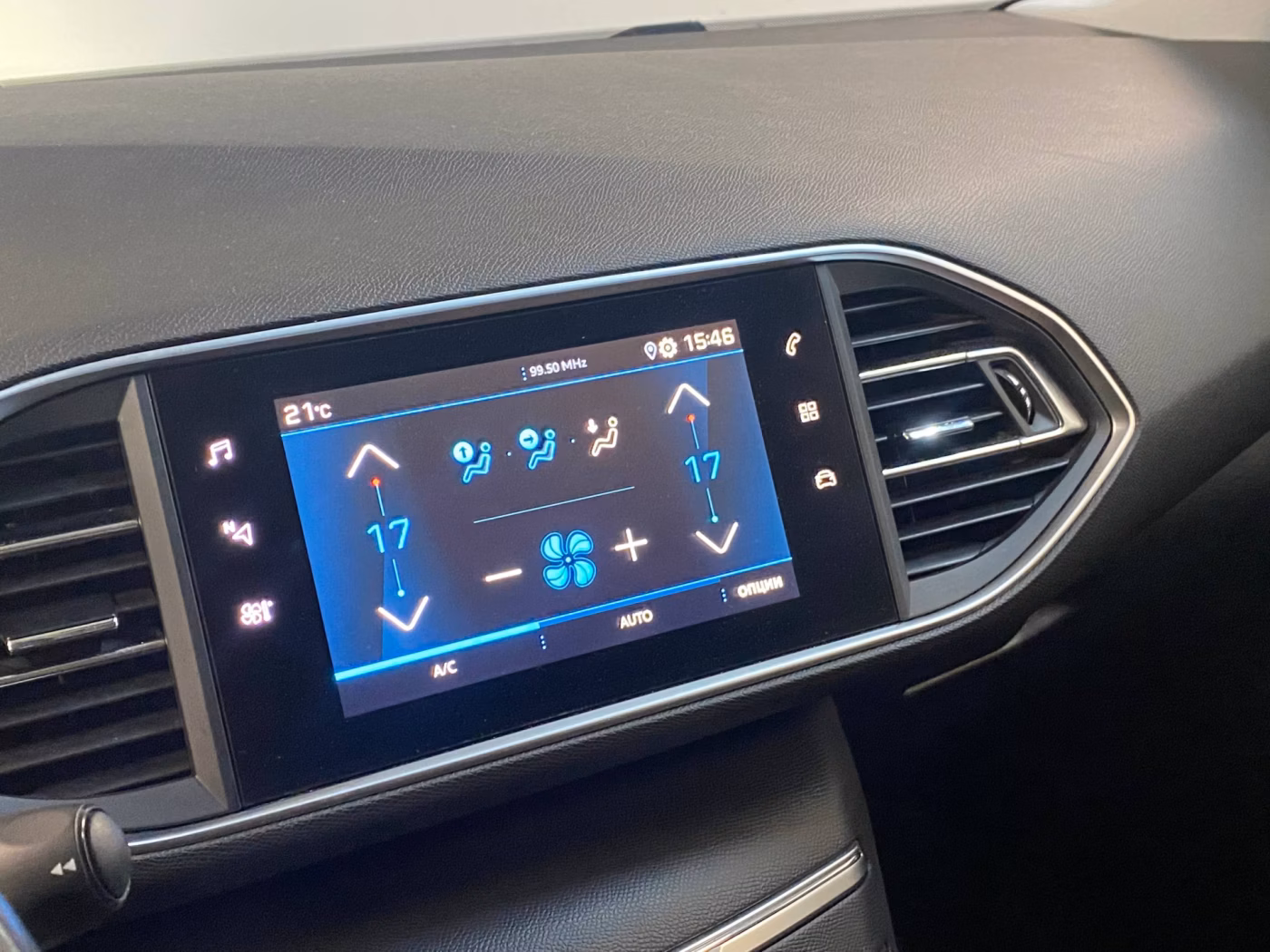Peugeot 308 фото 10