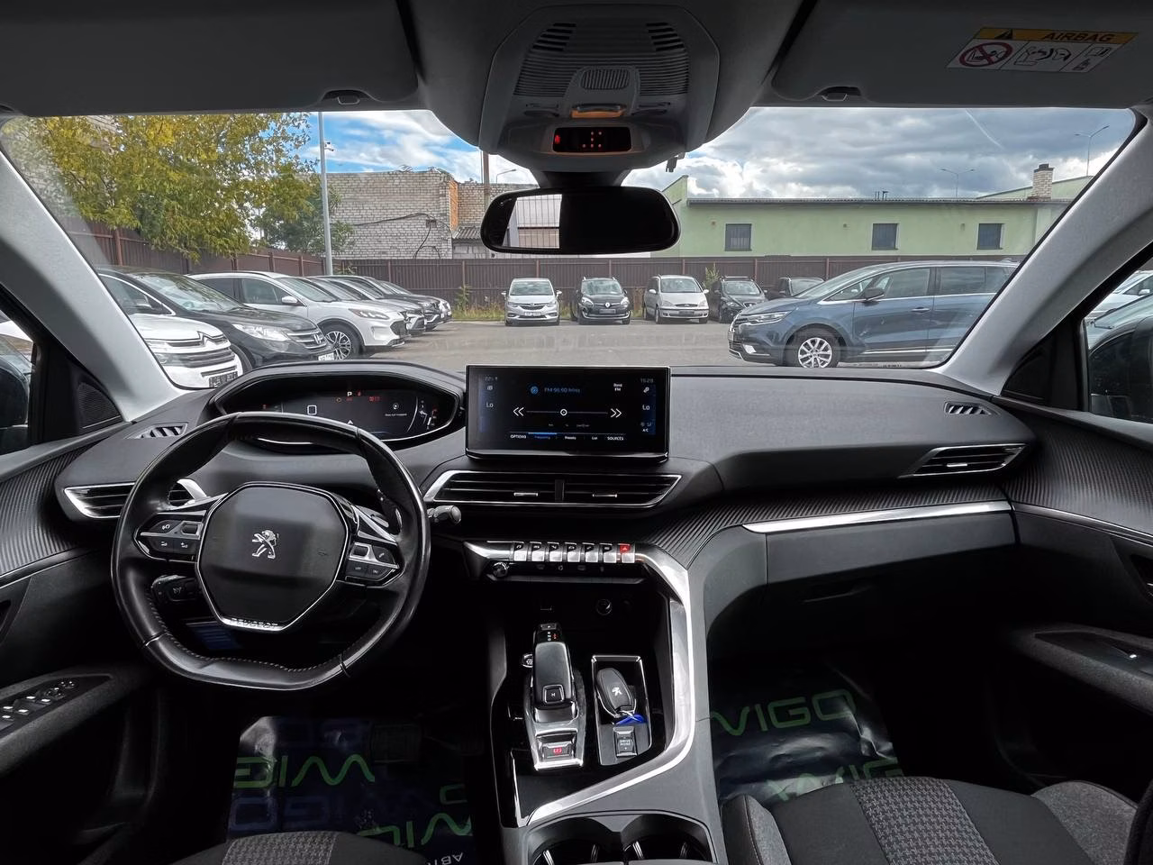Peugeot 5008 фото 13